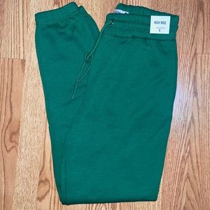 💚 CHARLOTTE RUSSE - CUFFED GREEN SWEATPANTS 💚